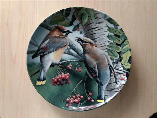 Cedar Waxwing 1987 Vintage Collector Plate in Knowles Fine China by Kevin Daniel